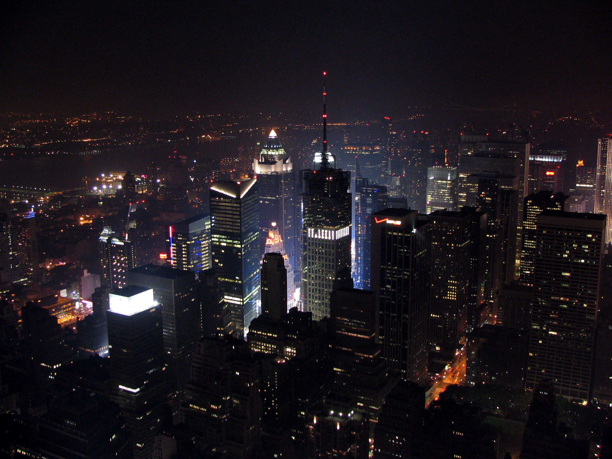 Empire state building at night 20.jpg